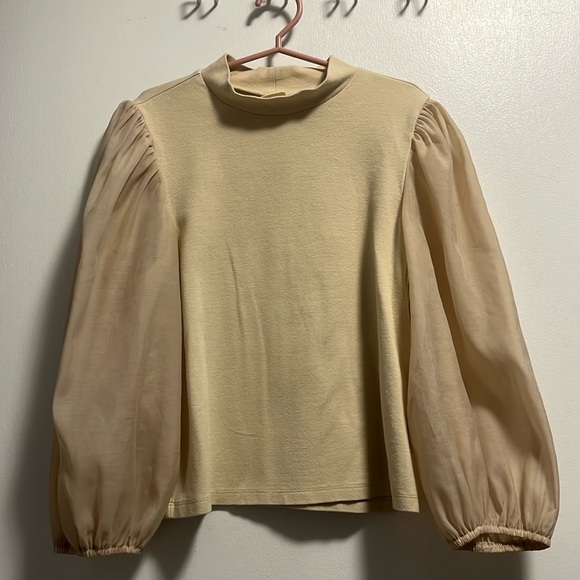 Levi’s bell sleeve crop top - Picture 1 of 3